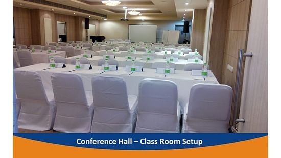 Banquet Hall at Hotel Sarovar Portico Naraina New Delhi 3