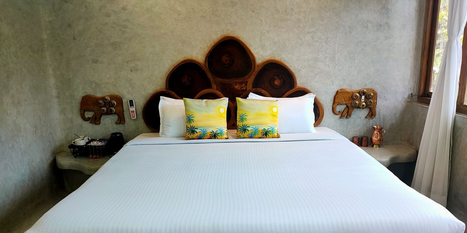Yellowfin-2-Stylish Deluxe Yellowfin Room with a tranquil ambience, perfect for couples or solo travellers.