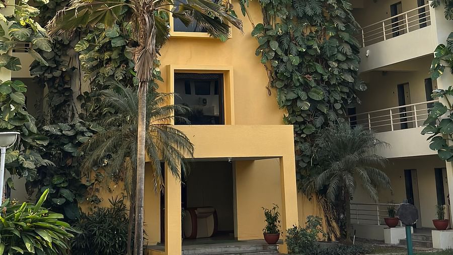 8 - Bulding