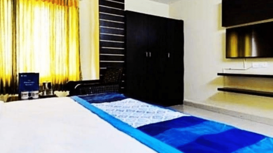 Couple Friendly Room