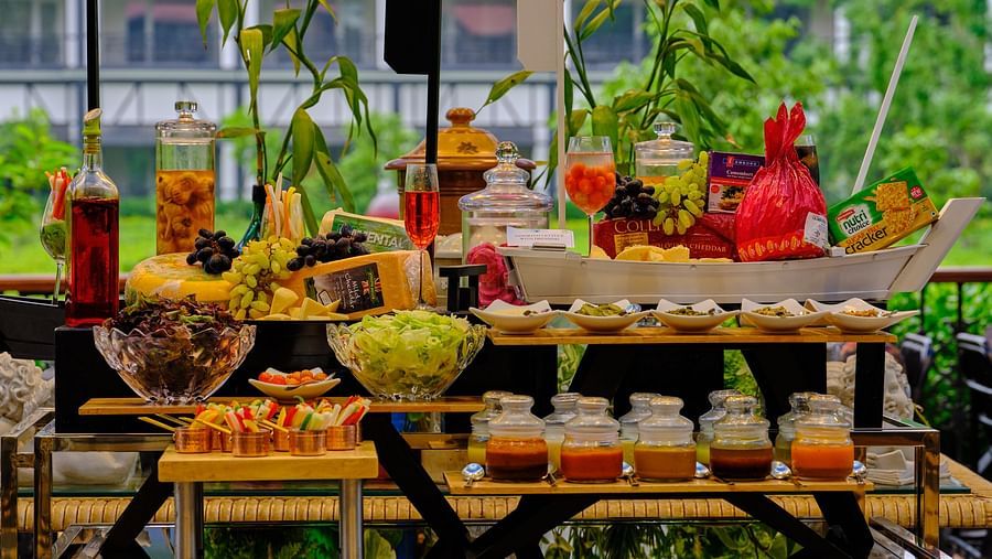 buffet spread at tea pot - Mayfair Tea Resort, Siliguri