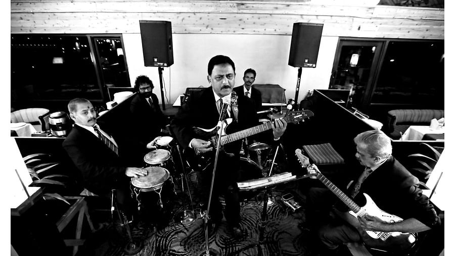 live music performance at Horizon restaurant in Vizag