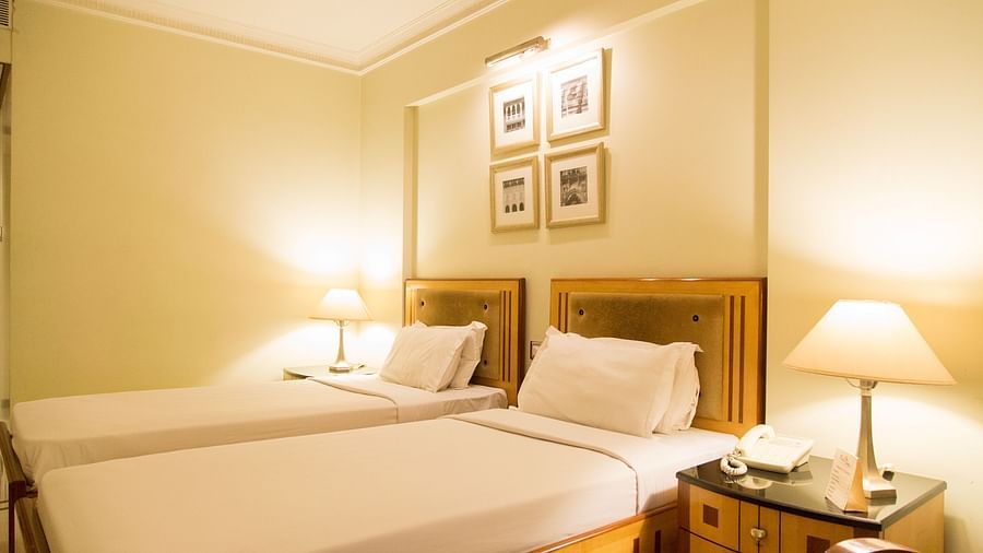 Deluxe Rooms in Ahmedabad, Hotel rooms in Ahmedabad, Rooms in Ahemdabad, Hotel Saroavar Ahmedabad