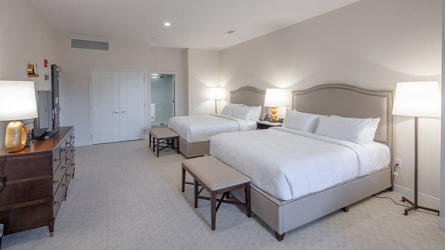 Catskills Accommodation, YO1 Health Resort, Lakeview Double King Room 5