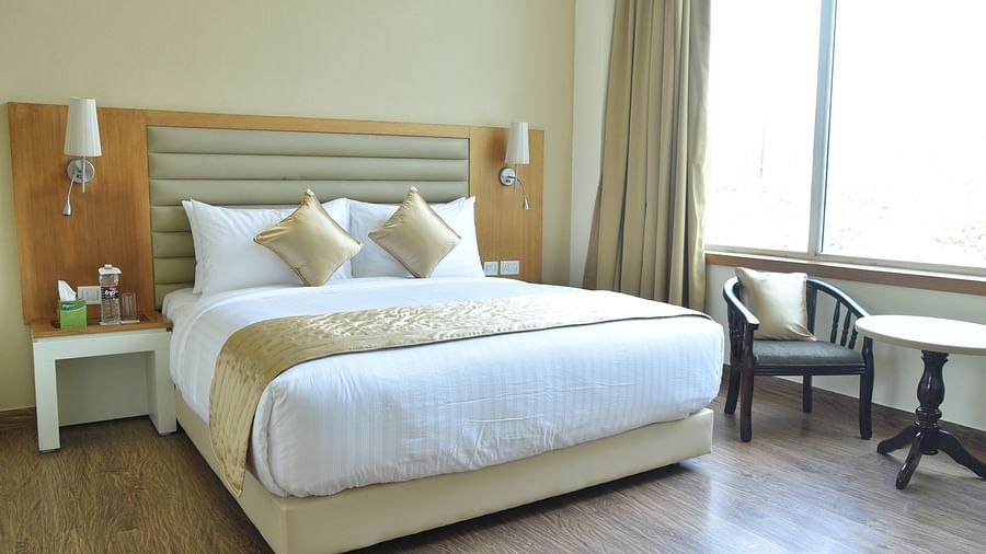Deluxe Rooms at OPULENT HOTEL BY FERNS N PETALS, Rooms In New Delhi,Deluxe Rooms In Delhi 4