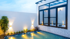 esort pool view suite