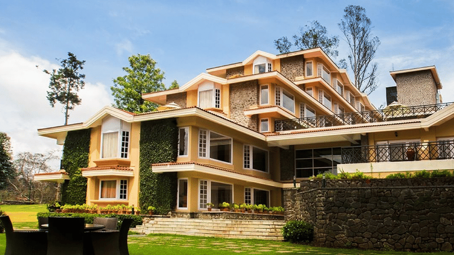 What Makes The Carlton Stand Out: Amenities, Hospitality & Guest Services