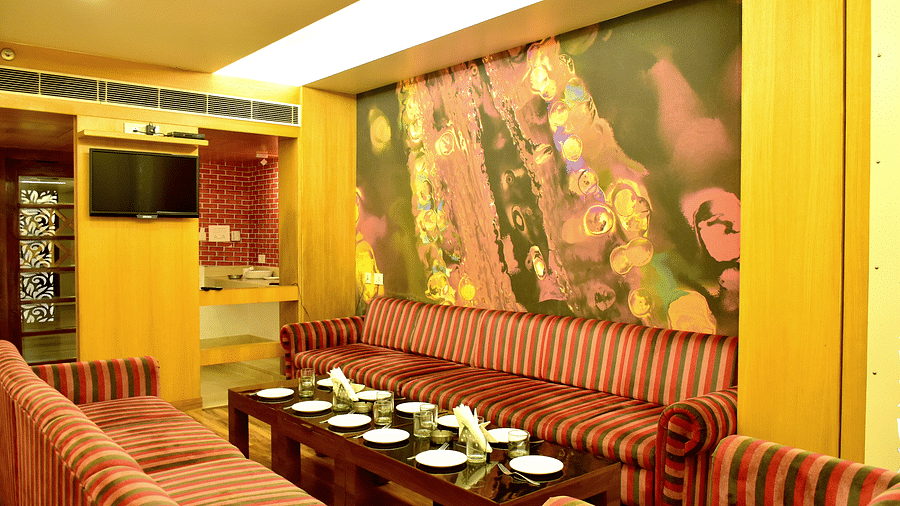 Thunder lounge 01