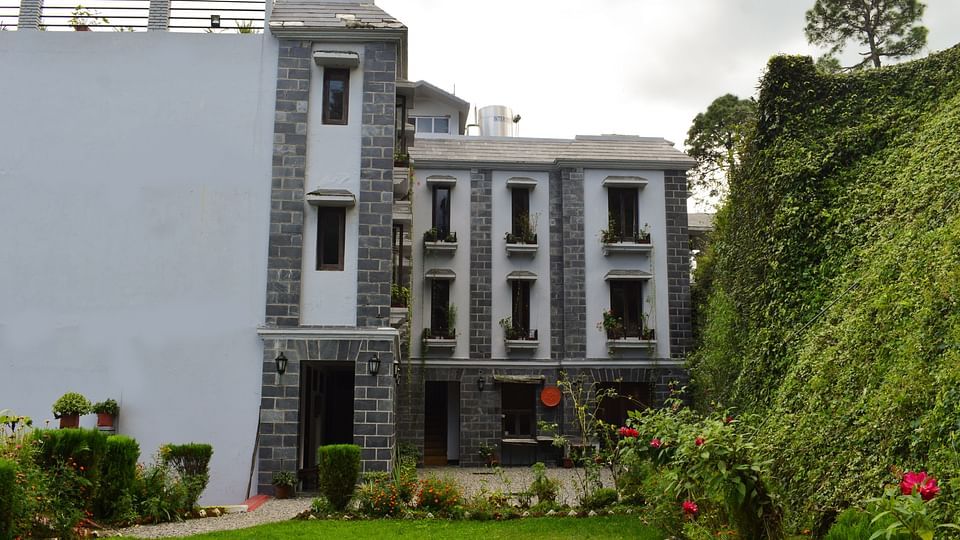Facade Sun n Snow Inn Hotel Kausani Resorts in Uttarakhand 8
