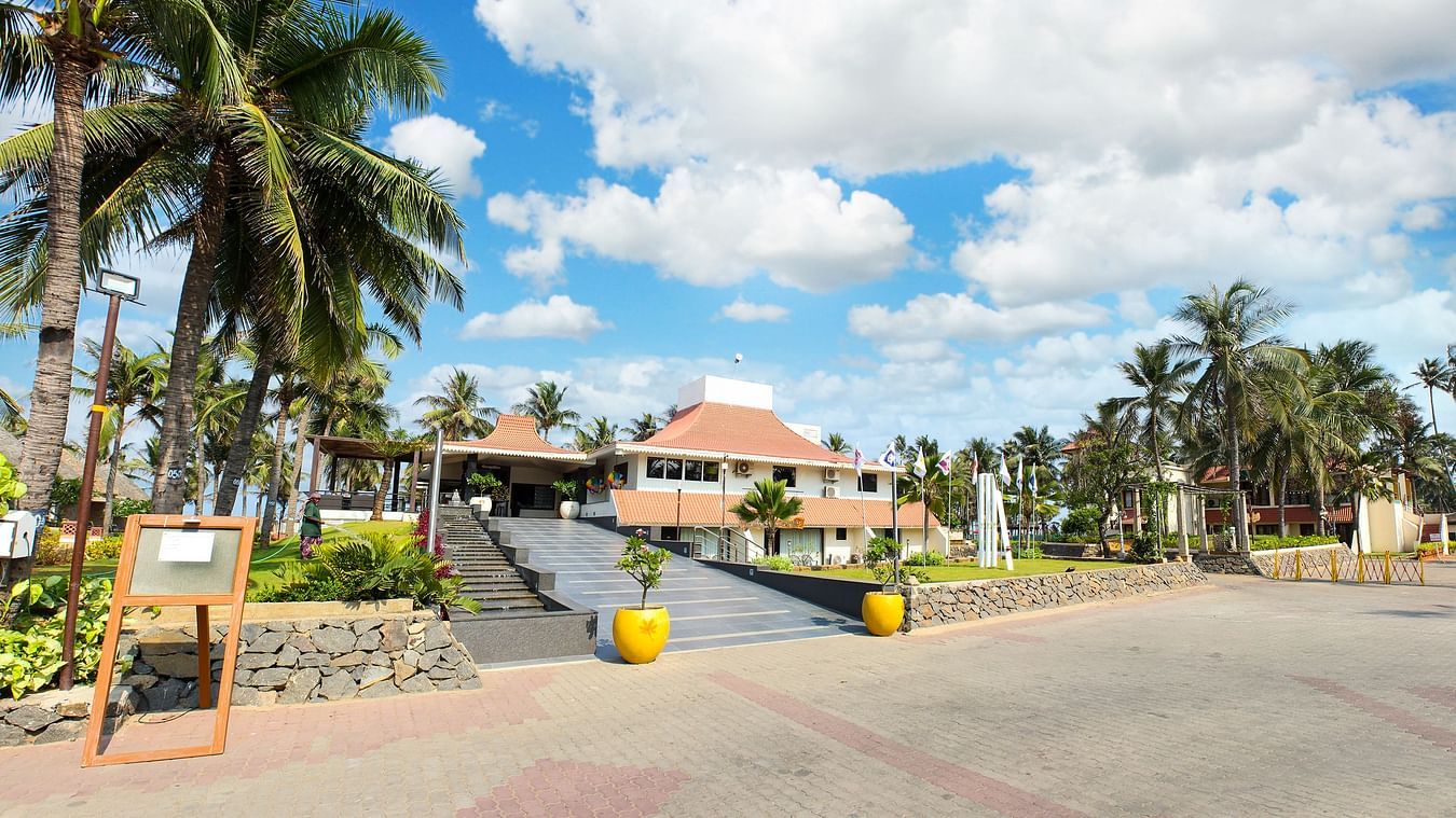 the view of the entrance of MGM Beach Resorts - MGM Hotels and Resorts