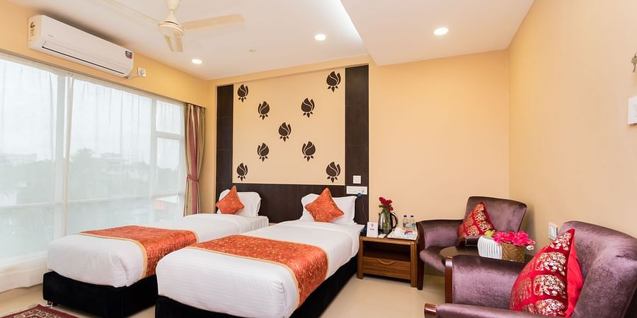Deluxe Twin Room1