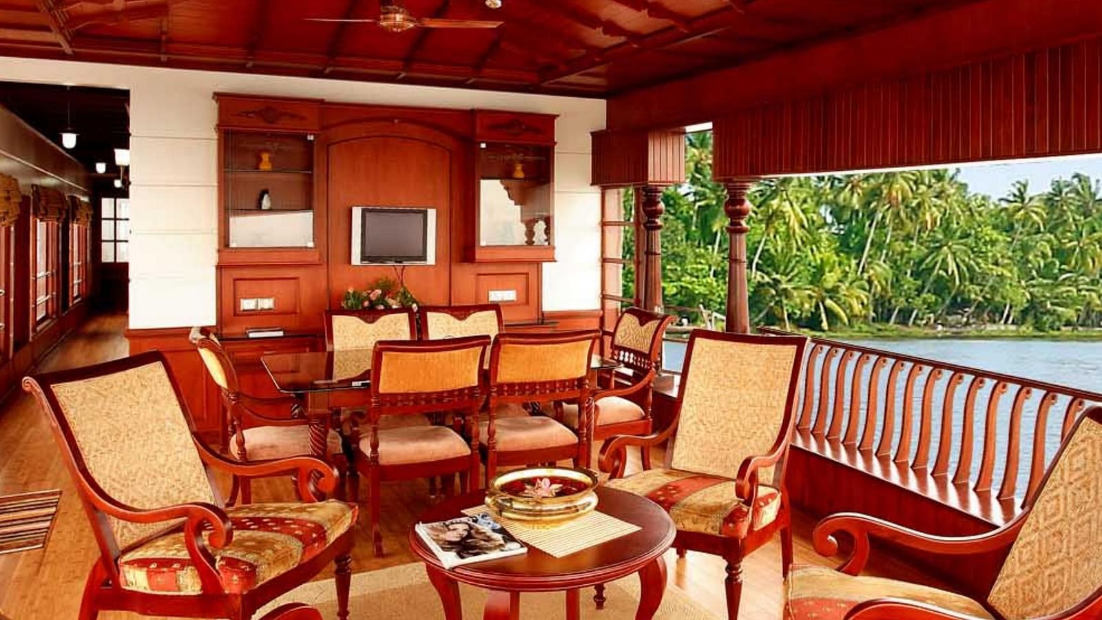 open-air lobby with classy furniture - Rhythm Kumarakom
