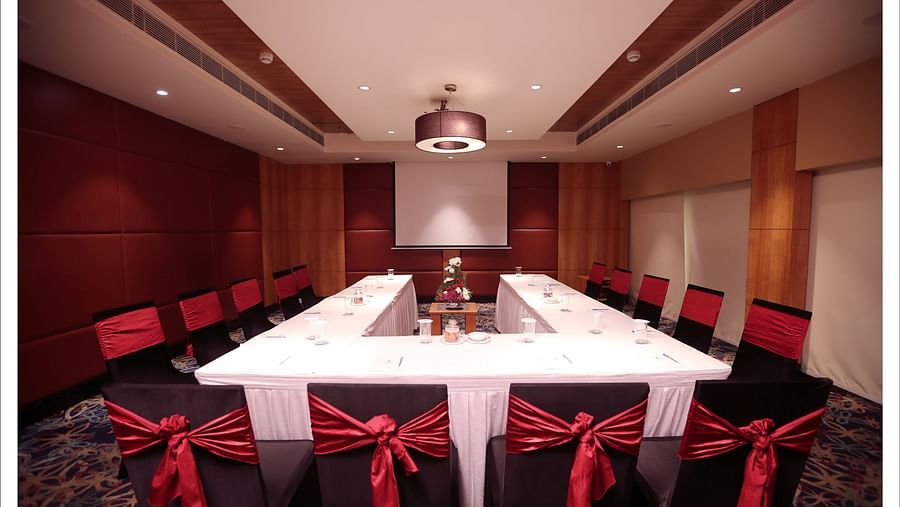 U shaped sitting arrangement at Admiral banquet hall