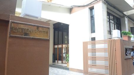 Lytton Hotel, Kolkatta Kolkata Entrance Lytton Hotel Kolkata 2