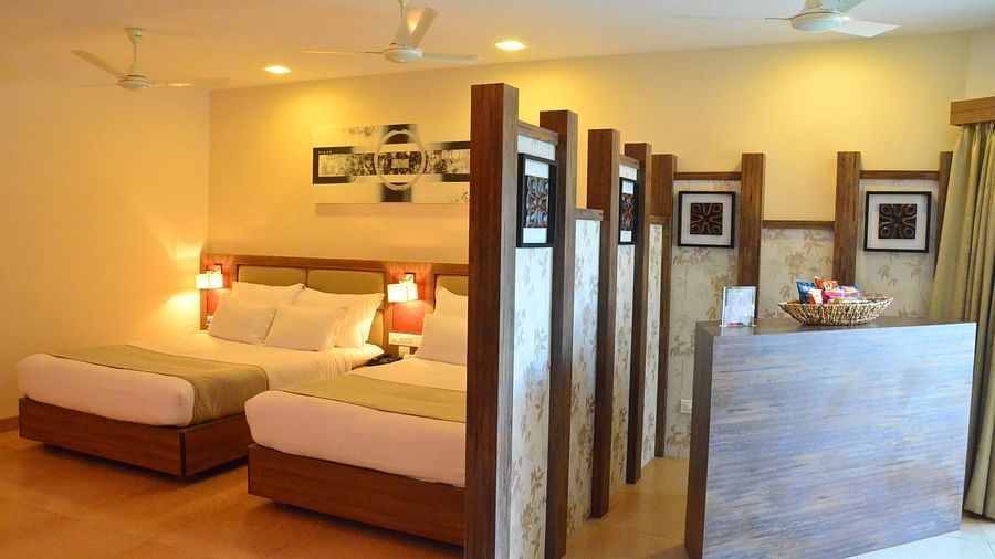 Exe. Family Room 1
