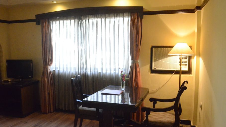 Lytton Hotel, Kolkatta Kolkata Suite Lytton Hotel Kolkata 11