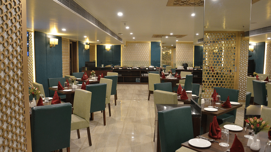dining at the comfort inn sapphire, jaipur