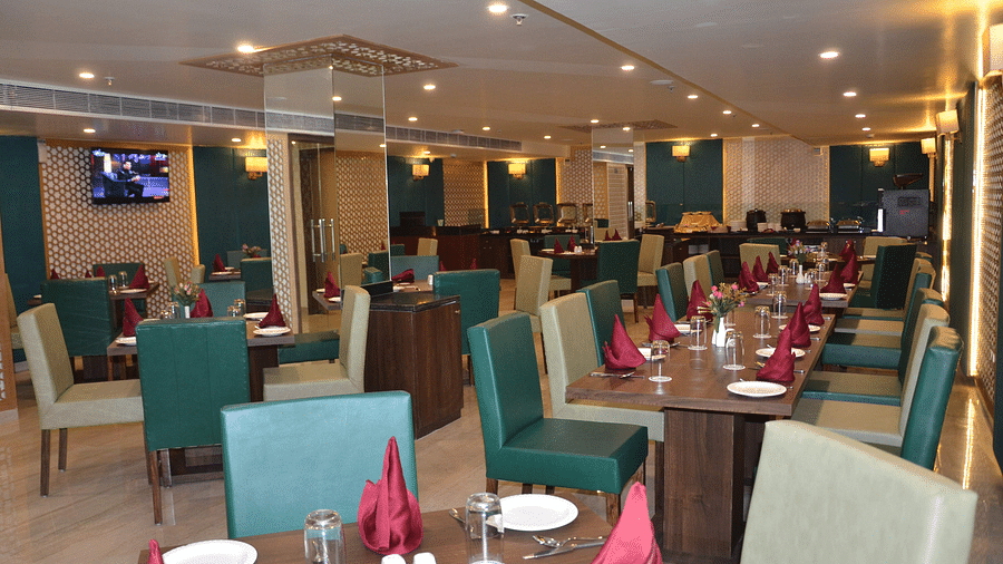 dining at the comfort inn sapphire, jaipur