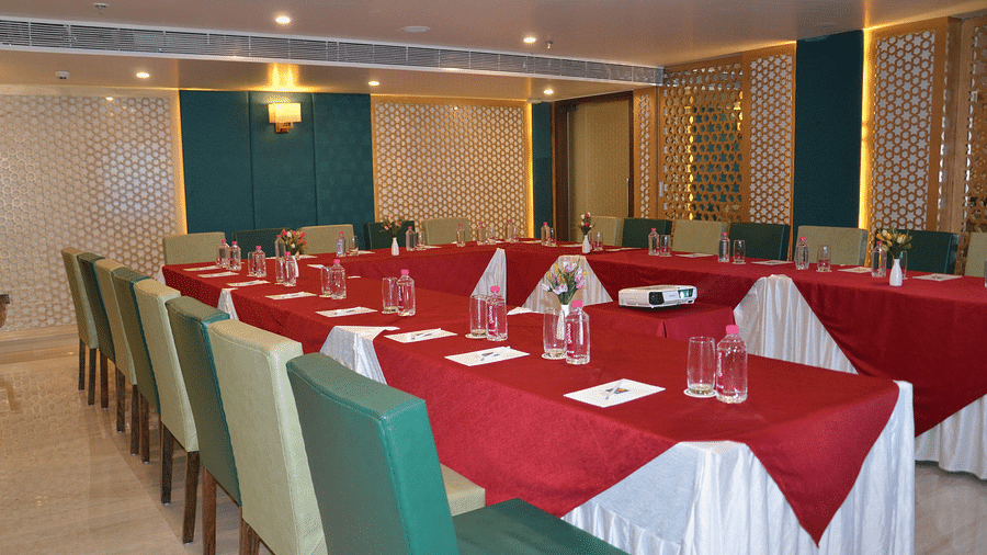 dining at the comfort inn sapphire, jaipur