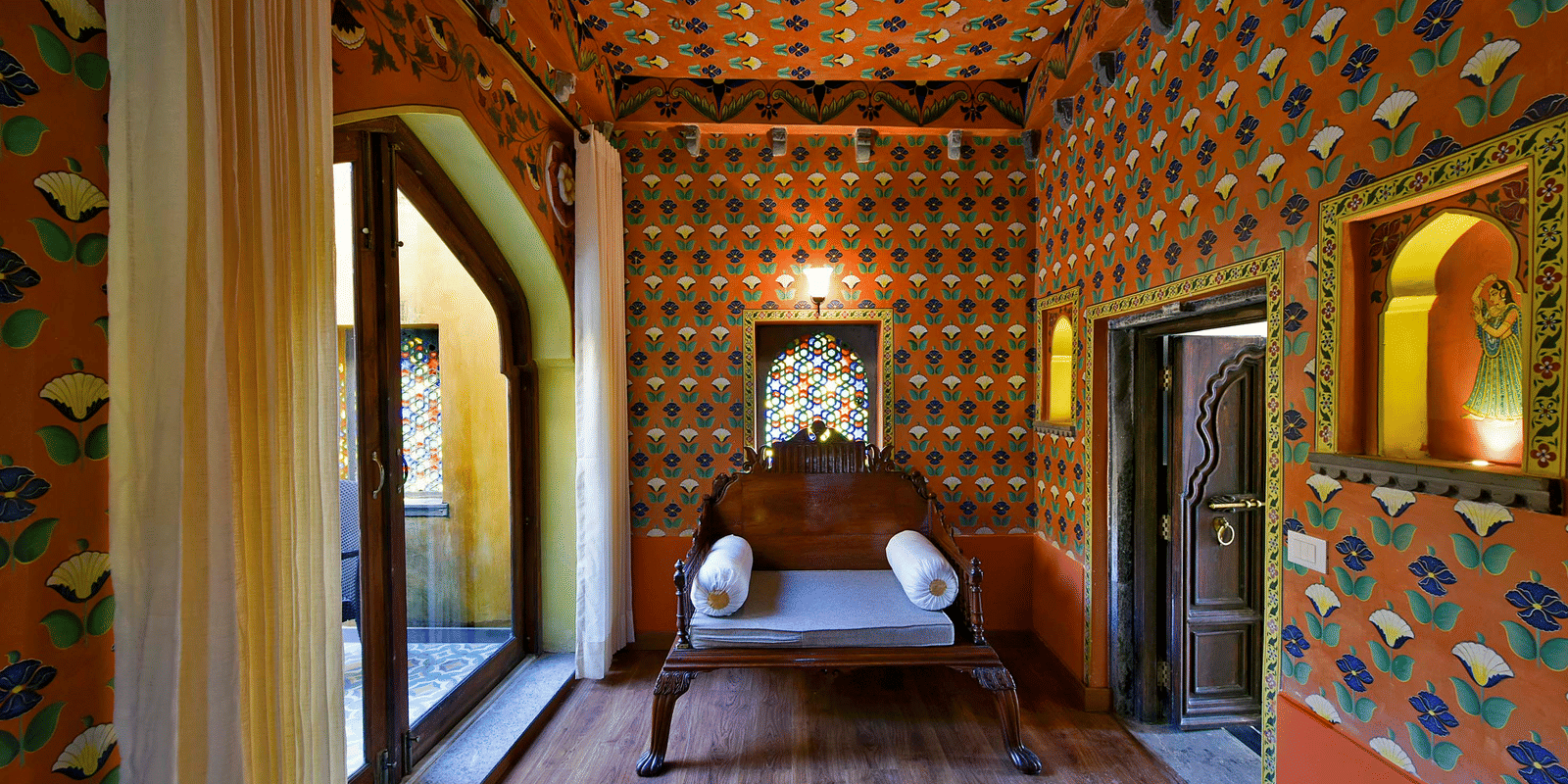 gogunda-palace-rooms-raj-tilak-suite-18