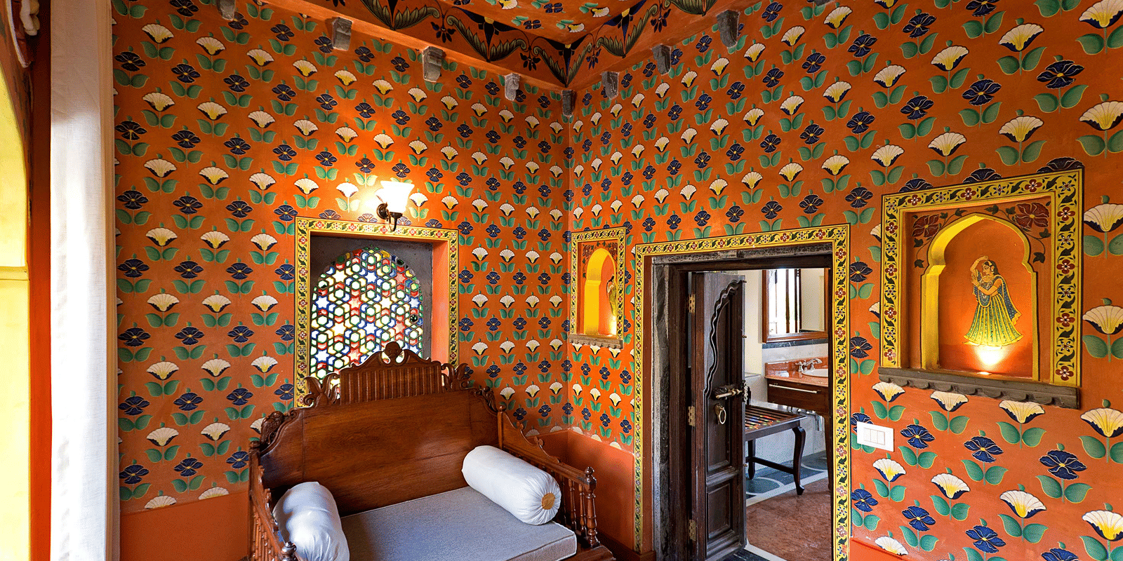 gogunda-palace-rooms-raj-tilak-suite-33