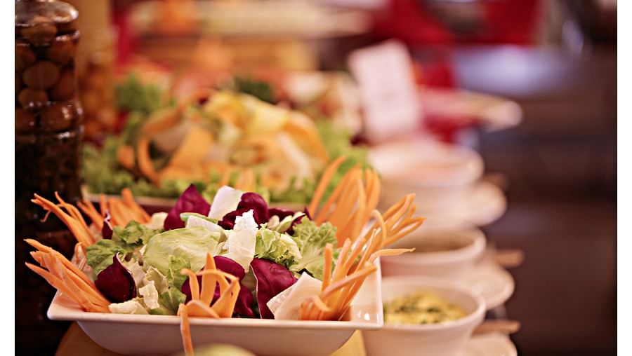 food displayed at Horizon 6