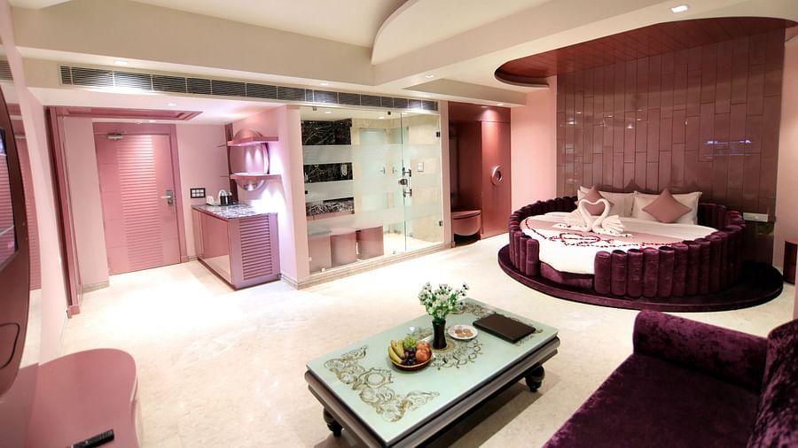 The pink interiors of the Junior Suite - Theme Romantic 3 - Udman Hotel Haridwar