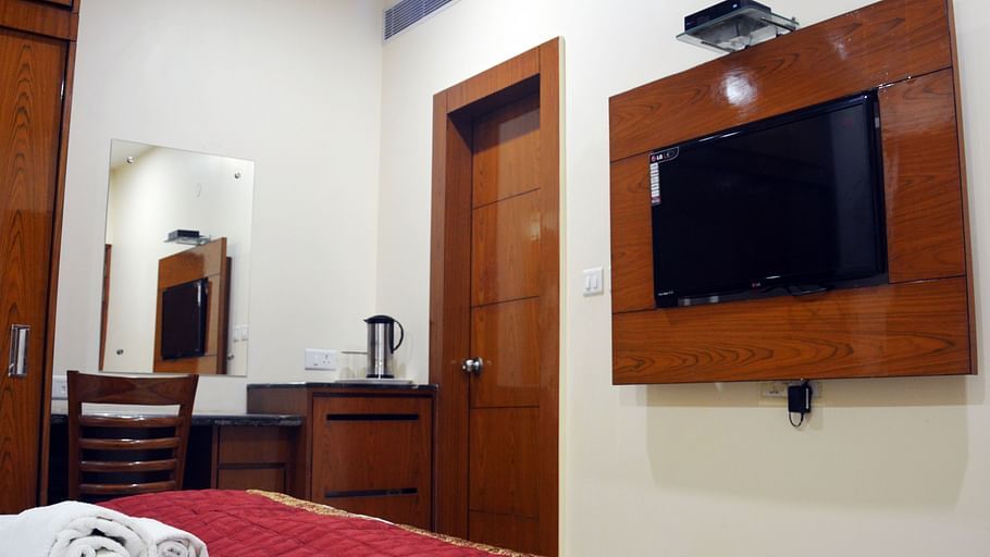 Hotel Trinity Corporate Suites, Sector 21, Gurgaon Gurgaon Club Room Hotel Trinity Corporate Suites Sector 21 Gurgaon 10