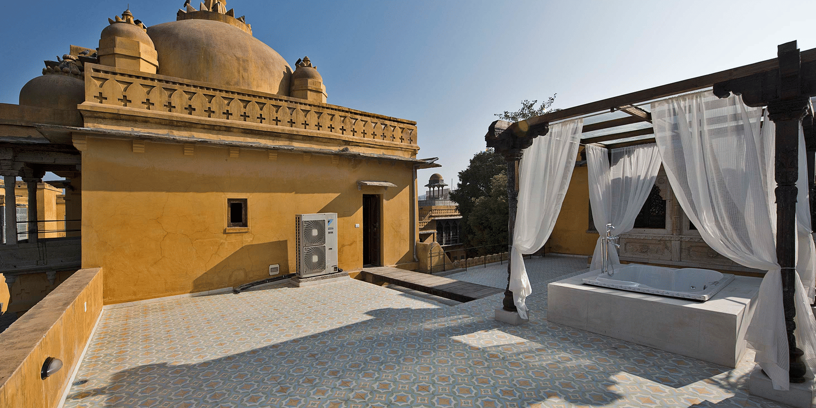 gogunda-palace-rooms-raj-tilak-suite-27