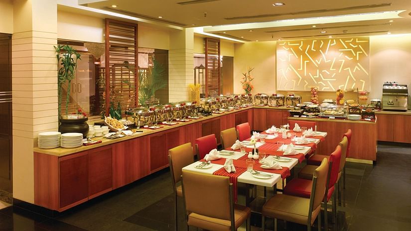 buffet dining space at Aromas Coffee Shop - Coffee Shop in Kolkata - Kenilworth Hotel