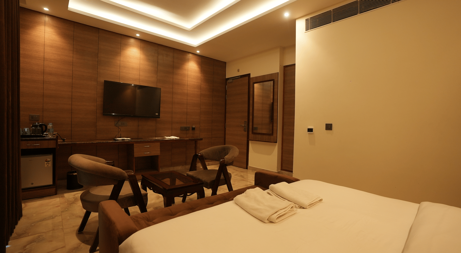 Lime Tree Hotels - bedroom
