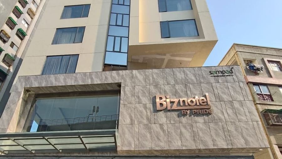 facade image of Biznotel by Pride, Motera taken from a lower angle