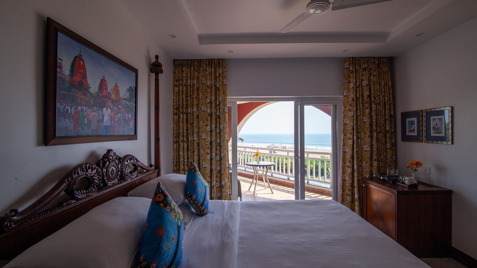 view of the bed - Mayfair Heritage, Puri