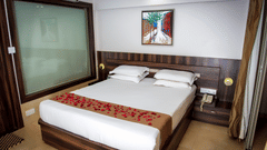 Adamo Resort Matheran - Deluxe villa bedroom