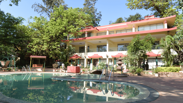 Adamo Resort Matheran - Swimming Pool 4