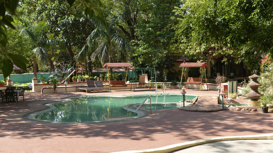 Adamo Resort Matheran - Swimming Pool 5