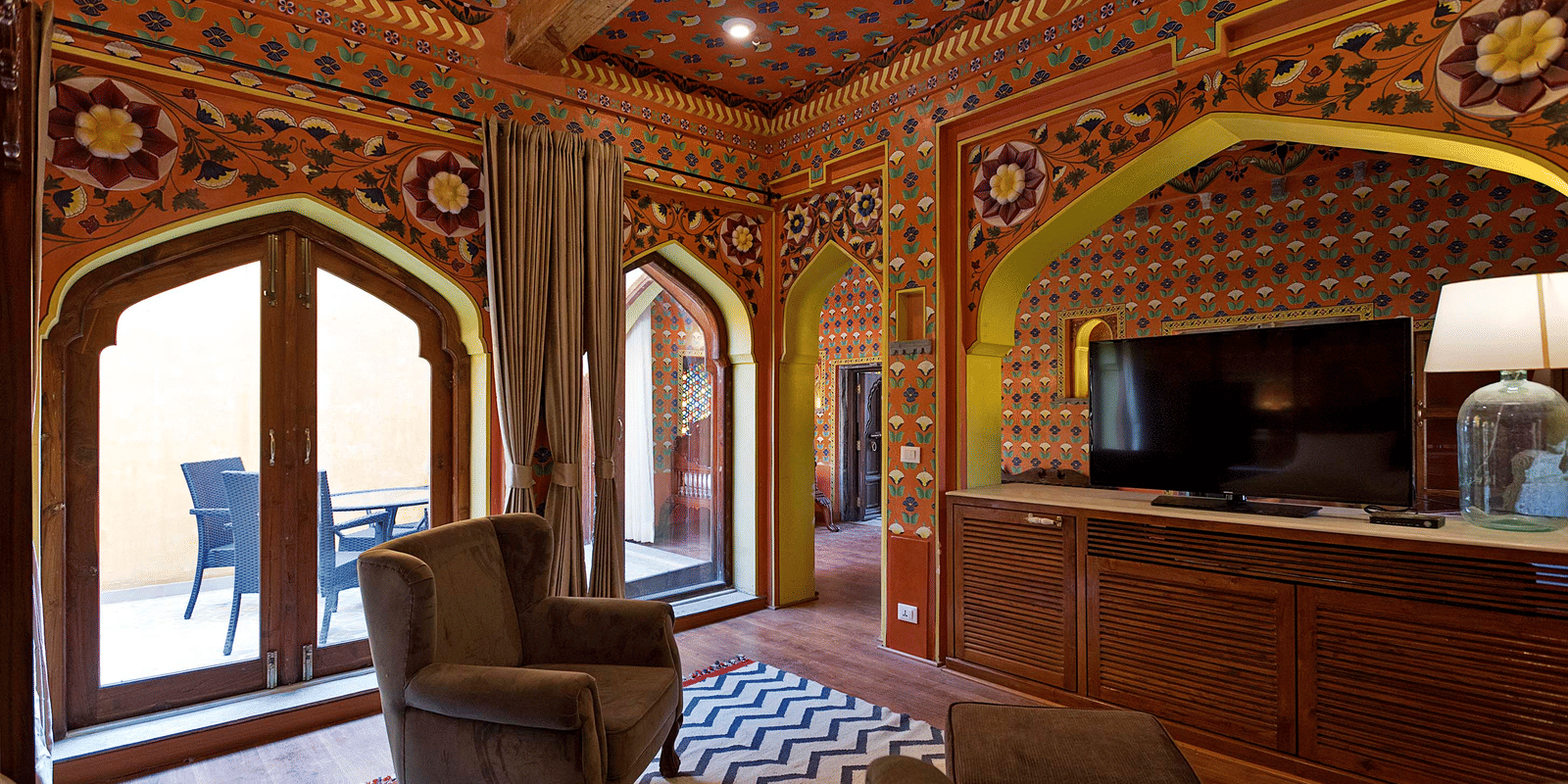 gogunda-palace-rooms-raj-tilak-suite-37