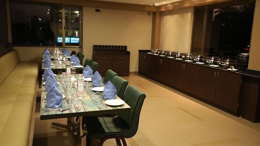 Tangelo Multi-cuisine restaurant in Solapur | Kyriad Hotel, Solapur