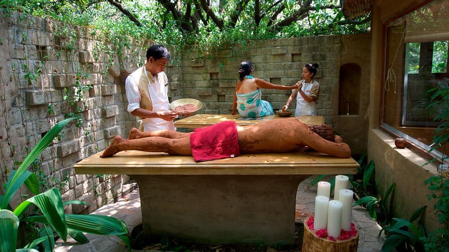 spa therapy on a man and a woman