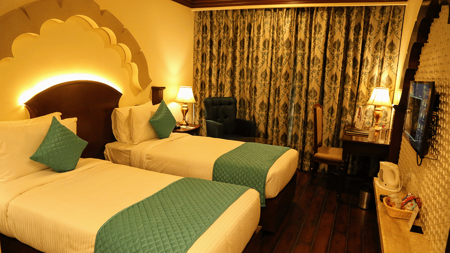 deluxe twin room at comfort inn sapphire, jaipur