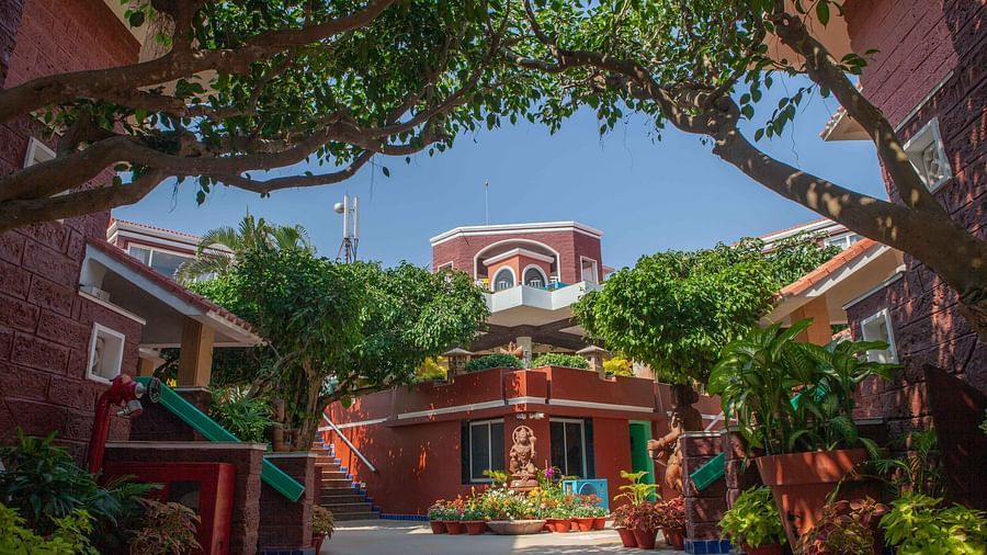 the external facade of the resort - Mayfair Heritage Puri 1
