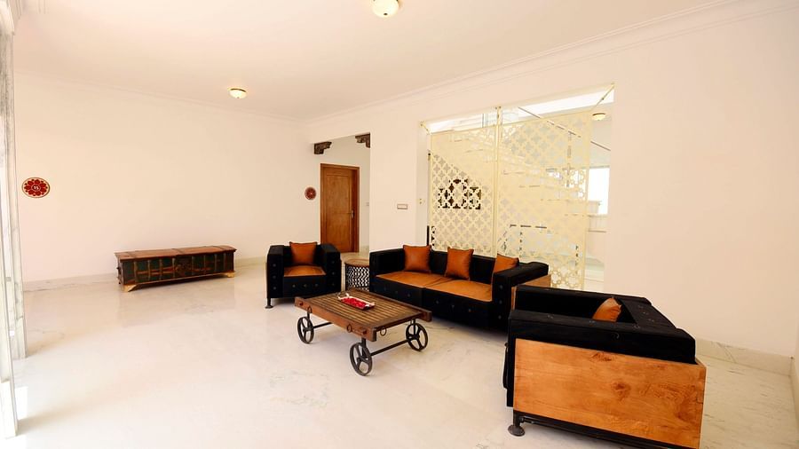 Lobby - 1