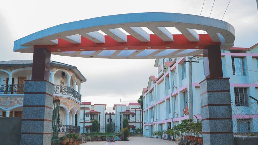 image featuring the main entry gate to dip holidays in birbhum