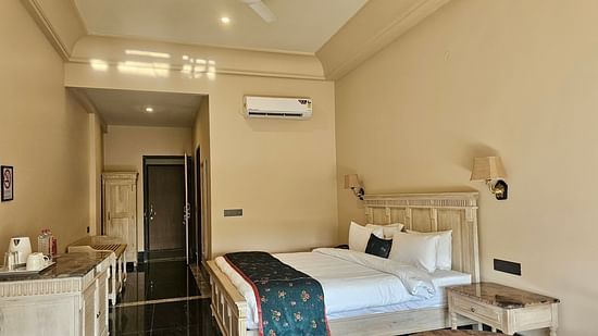 Luxury Rooms at Hotel Umaid Palace, Dausa 2