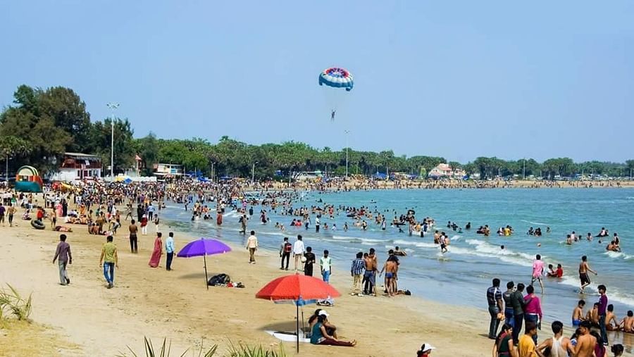 Lots of people enjoying their time at beach