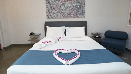hotel near goa airport