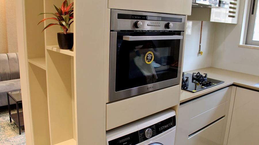 Front view of oven in the 1 BHk apartment - Maxxvalue Apartment, Hiranandani, Powai