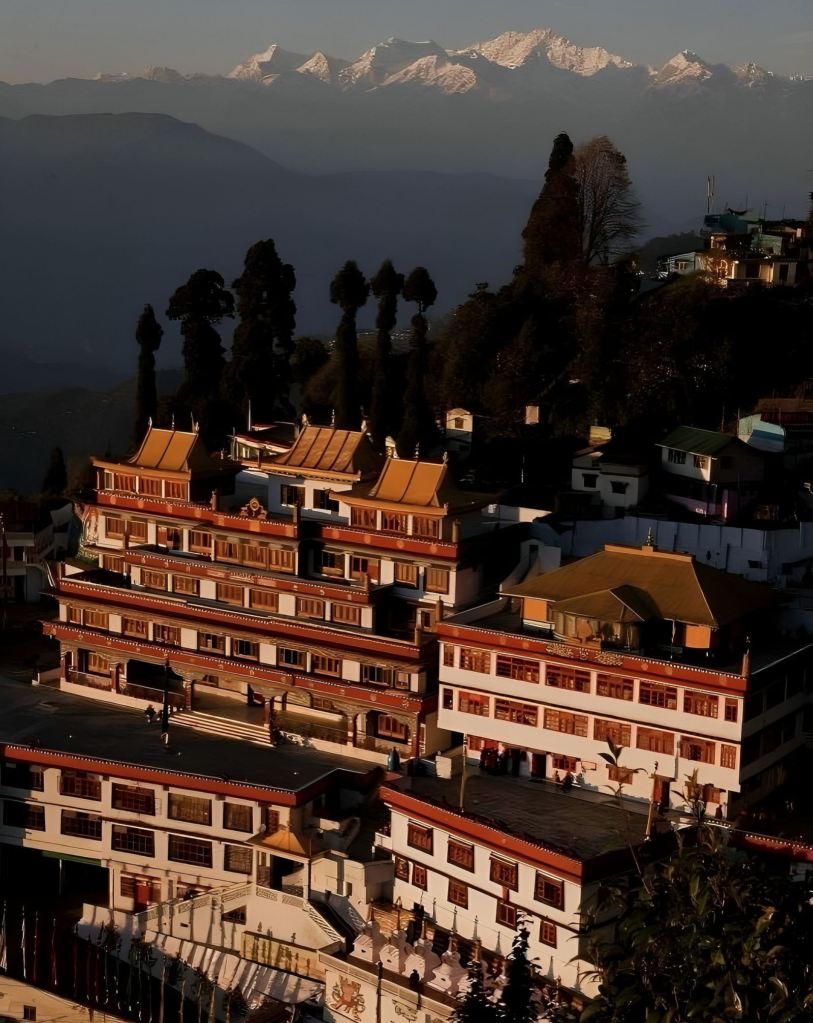 The Dali Monastery is a Buddhist monastery with art and sculpture surrounded by mountains in Darjeeling.