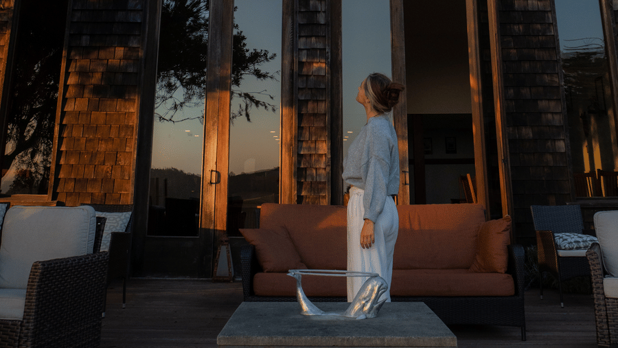 02-brewery-gulch-inn-great-room-exterior-sunset-guest-terrace