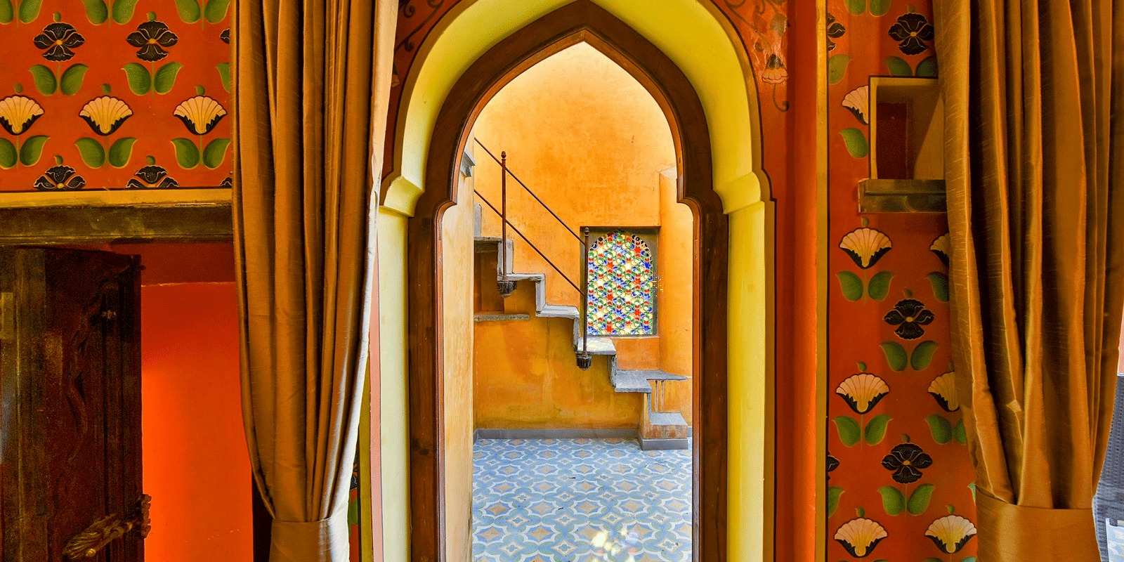 gogunda-palace-rooms-raj-tilak-suite-12